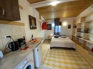 Garsoniera intrare separata la casa - imagine 3