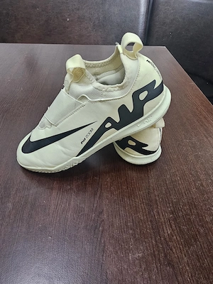 Nike Jr. Mercurial Zoom Vapor 15 Academy IC pentru copii marimea 37.5 in stare buna - imagine 4