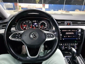 Volkswagen Passat facelift 2020 2.0D DSG7,  Alcantara, Clima 3 zone, scaune incalzite masaj  - imagine 3