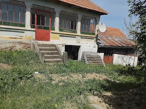 vand casa batraneasca 