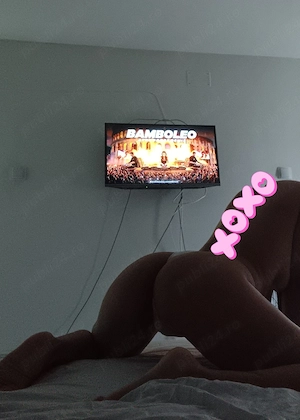 selena  ,noua in orasul tau - imagine 2