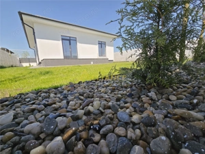 Casa individuala- 4 camere- placa de beton- 600m de STV - imagine 9