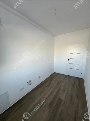 Garsoniera de 41 mp balcon parcare zona Brana Selimbar - imagine 17