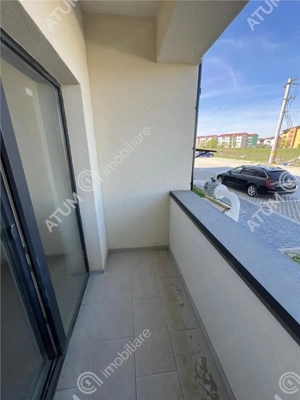 Garsoniera de 41 mp balcon parcare zona Brana Selimbar - imagine 7