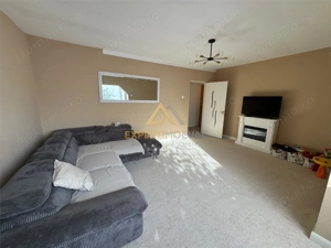 Apartament de vanzare 3 camere + garaj  Str. Moldovei