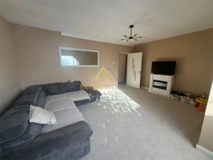 Apartament de vanzare 3 camere + garaj  Str. Moldovei