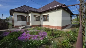 Teren cu Casa de Vanzare in Ungheni