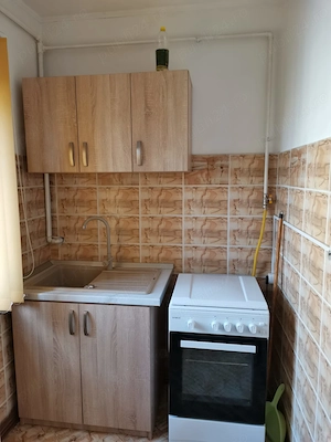 Central, dau in chirie garsoniera