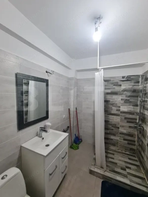 Apartament decomandat, 51 mp utili, lift, parcare inclusa in pret, zona Terra - imagine 6