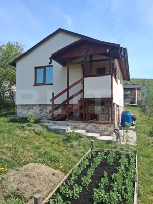 Casă cu teren 595 mp | Lângă lac | Zonă liniștită – Câmpenești