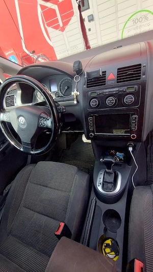 Volkswagen Touran  - imagine 4