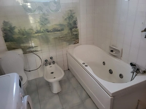 Casă Spațioasă de Închiriat   4 Camere - imagine 10