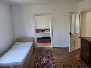 Casă Spațioasă de Închiriat   4 Camere - imagine 8