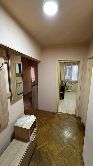 Inchiriez apartament 3 camere, decomandat, ultracentral, etaj 3 10, Bd. Magheru Oradea - imagine 8