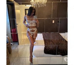 Alexa ,100% reala ,Nouă la tine în oraș - imagine 3