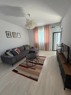 Ap 2 cam decomandat, bloc nou   mobilat și utilat, 2 balcoane, loc de parcare inclus - 420 Euro - imagine 5