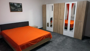 Proprietar inchiriez apartament o camera zona Ododescu ,mobilat MODERN cu contract