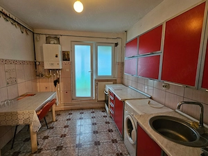 4 camere dec. Micro 18, etaj 1, 90mp, centrala termica