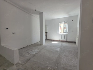 Vand apartament 3 camere ,renovat  - imagine 5