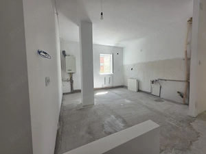 Vand apartament 3 camere ,renovat  - imagine 4