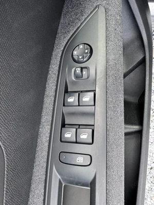 Peugeot 5008 - imagine 18