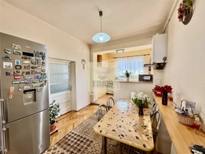Apartament la casa cu 4 camere  182 mp curte 150mp Piata Cibin - imagine 5