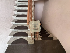 Apartament la casa cu 4 camere  182 mp curte 150mp Piata Cibin - imagine 12