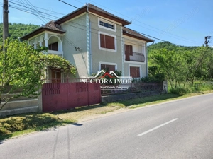 NECTORA IMOB Exclusivitate-Casa cu etaj tip Pensiune, 2300 mp, Soimi