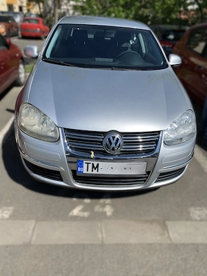 Vand Volkswagen Jetta Berlina, 1.6 Benzina, an 2006