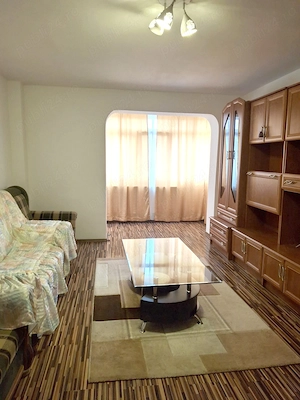 Inchiriez apartament