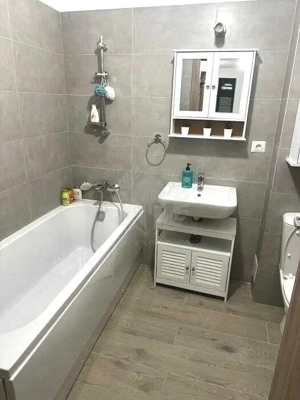 //2 CAMERE// MRS VILLAGE// LOC DE PARCARE// - imagine 3