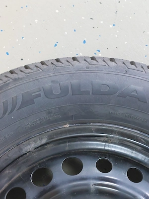 Set roti cu cauciucuri de iarna 215/65R16, set capace si set jante tabla originale Renault.