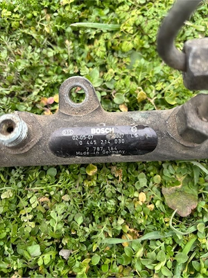 Vând rampă injectoare cu senzor regulator