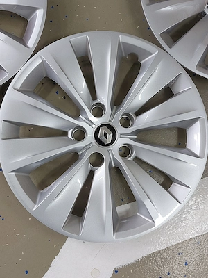 Set roti cu cauciucuri de iarna 215/65R16, set capace si set jante tabla originale Renault. - imagine 5