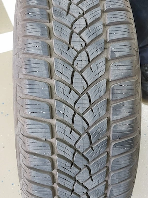 Set roti cu cauciucuri de iarna 215/65R16, set capace si set jante tabla originale Renault. - imagine 2