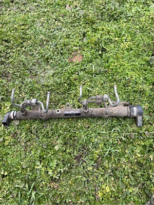 Vând rampă injectoare cu senzor regulator - imagine 3