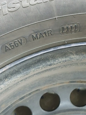 Set roti cu cauciucuri de iarna 215/65R16, set capace si set jante tabla originale Renault. - imagine 8