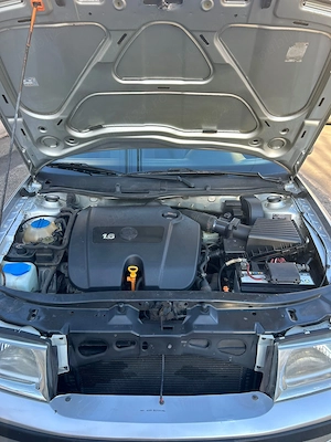 Skoda Tour 1.6 Benzina - imagine 5