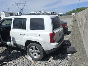Dezmembrez Jeep patriot 2.2 din 2011 complet - imagine 5