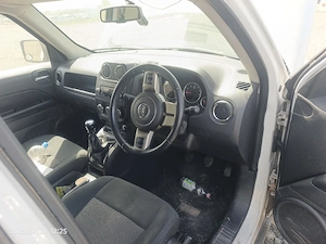Dezmembrez Jeep patriot 2.2 din 2011 complet - imagine 2
