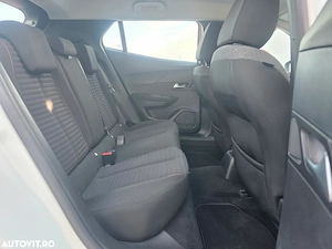 Peugeot 2008 BlueHDi 110 Active Pack - imagine 8