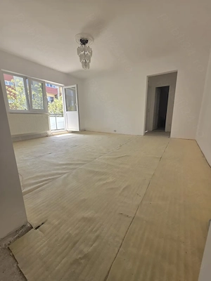 Vand apartament 3 camere ,renovat  - imagine 7