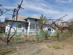 De vânzare casa batraneasca cu teren  957 mp +  Teren intravilan 1507 mp (situat pe malul lacului) - imagine 4