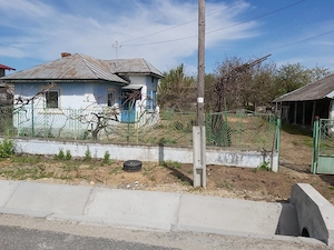 De vânzare casa batraneasca cu teren  957 mp +  Teren intravilan 1507 mp (situat pe malul lacului) - imagine 5
