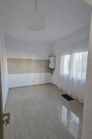 Proprietar vand apartament 3 camere, 62mp, decomandat, central - imagine 3
