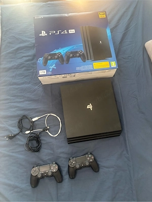 PlayStation 4 PRO 1TB, în stare foarte bună