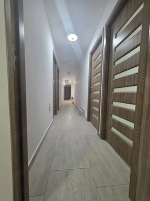 OCAZIE! Spațiu 210mp Apartament 3 Camere Teren164mp | ACCES DIRECT din Str. Aurelian Sacerdoțeanu - imagine 3