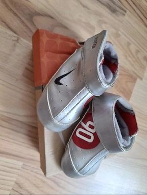 Botosi copii Nike