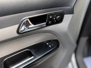 Volkswagen Caddy Life 1.9 TDI 105 CP 2006 - imagine 9