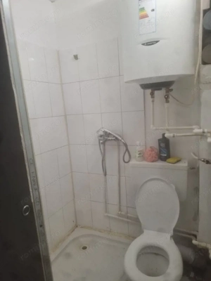 Garsonieră mobilată, etaj 2, lângă metrou Nicolae Grigorescu 250€